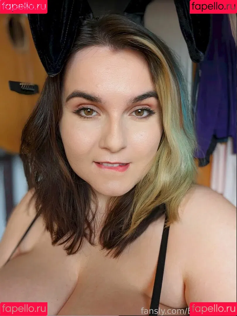 EmStreams Onlyfans Photo Gallery 