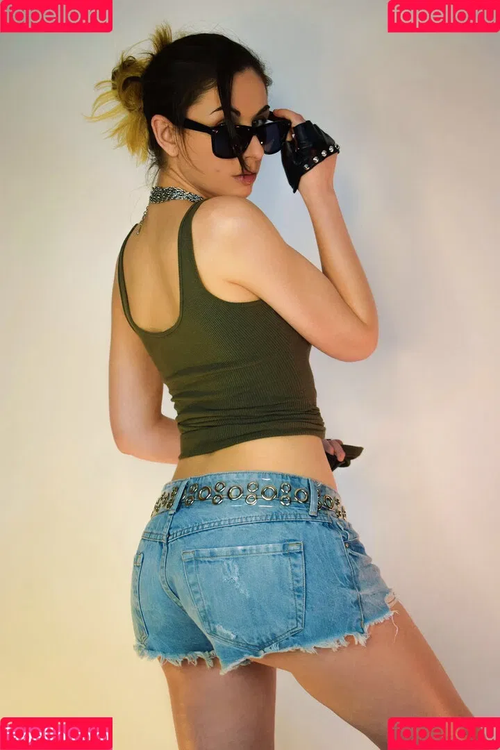 Giada Robin Onlyfans Photo Gallery 