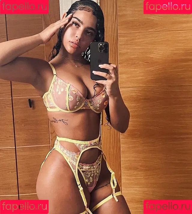 Malaika Terry Onlyfans Photo Gallery 