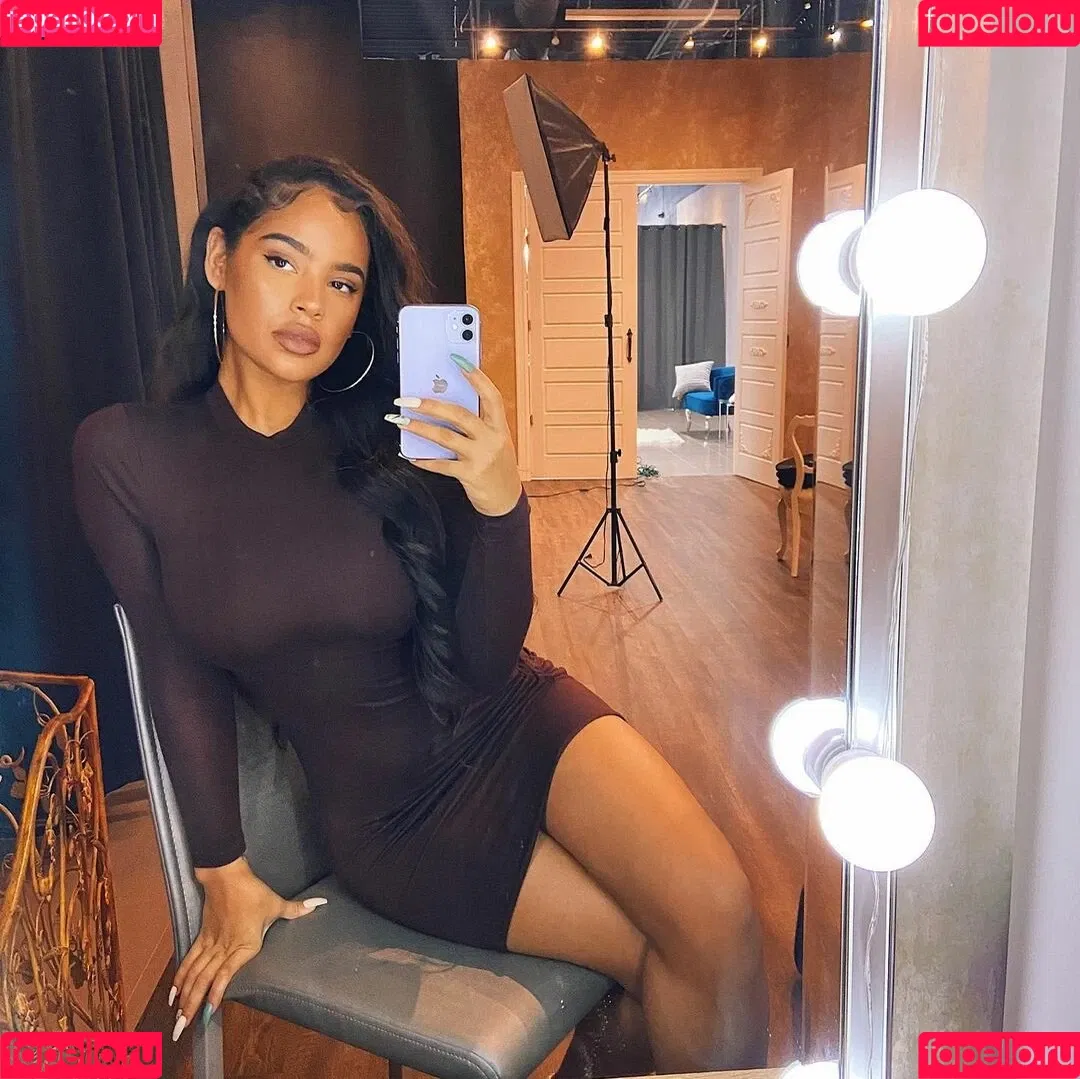 Malaika Terry Onlyfans Photo Gallery 