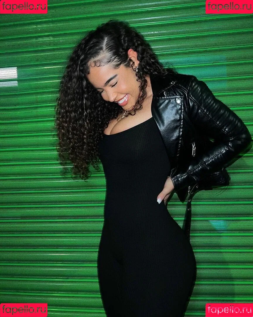 Malaika Terry Onlyfans Photo Gallery 