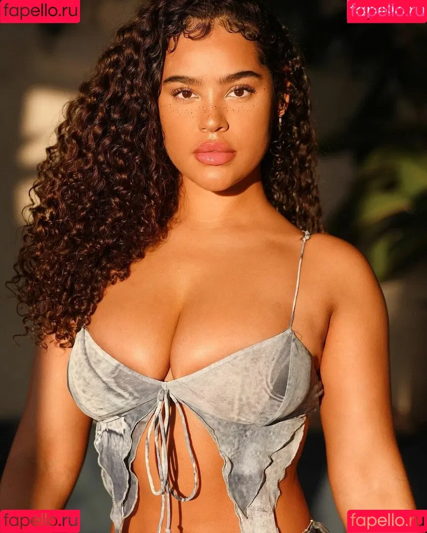 Malaika Terry Onlyfans Photo Gallery 