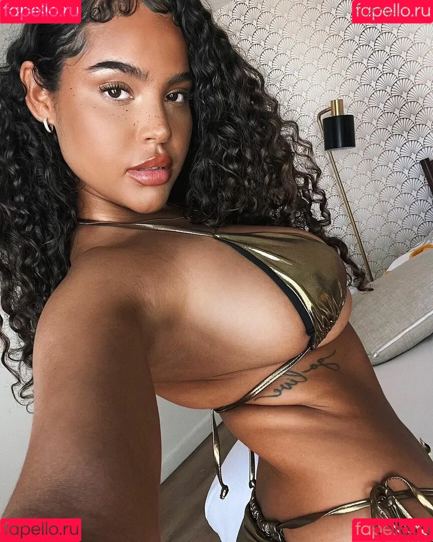 Malaika Terry Onlyfans Photo Gallery 