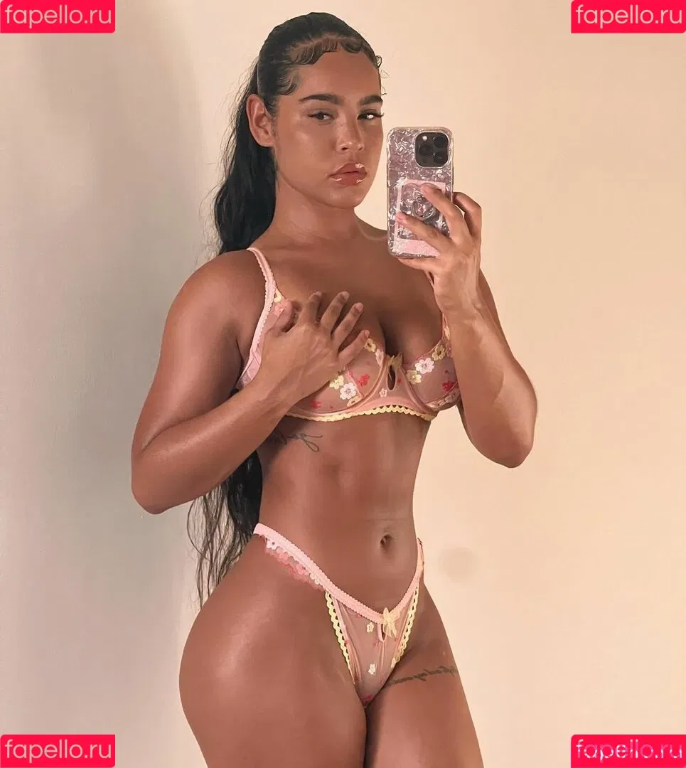 Malaika Terry Onlyfans Photo Gallery 