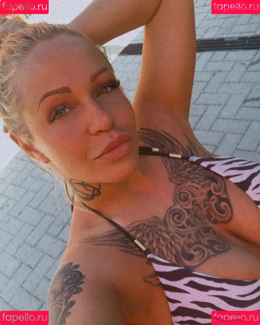 pekarvivi Onlyfans Photo Gallery 