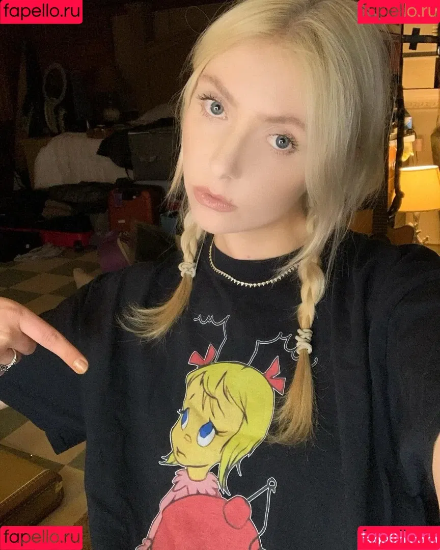Taylor Momsen Onlyfans Photo Gallery 