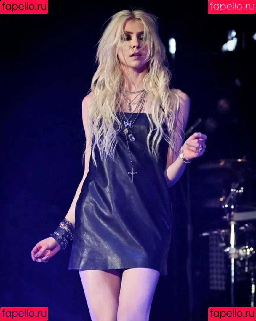 Taylor Momsen Onlyfans Photo Gallery 