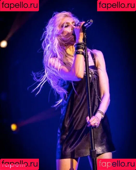 Taylor Momsen Onlyfans Photo Gallery 