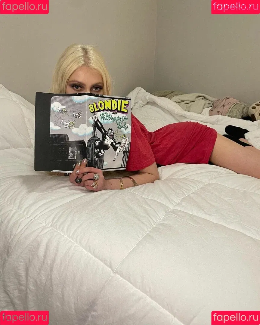 Taylor Momsen Onlyfans Photo Gallery 