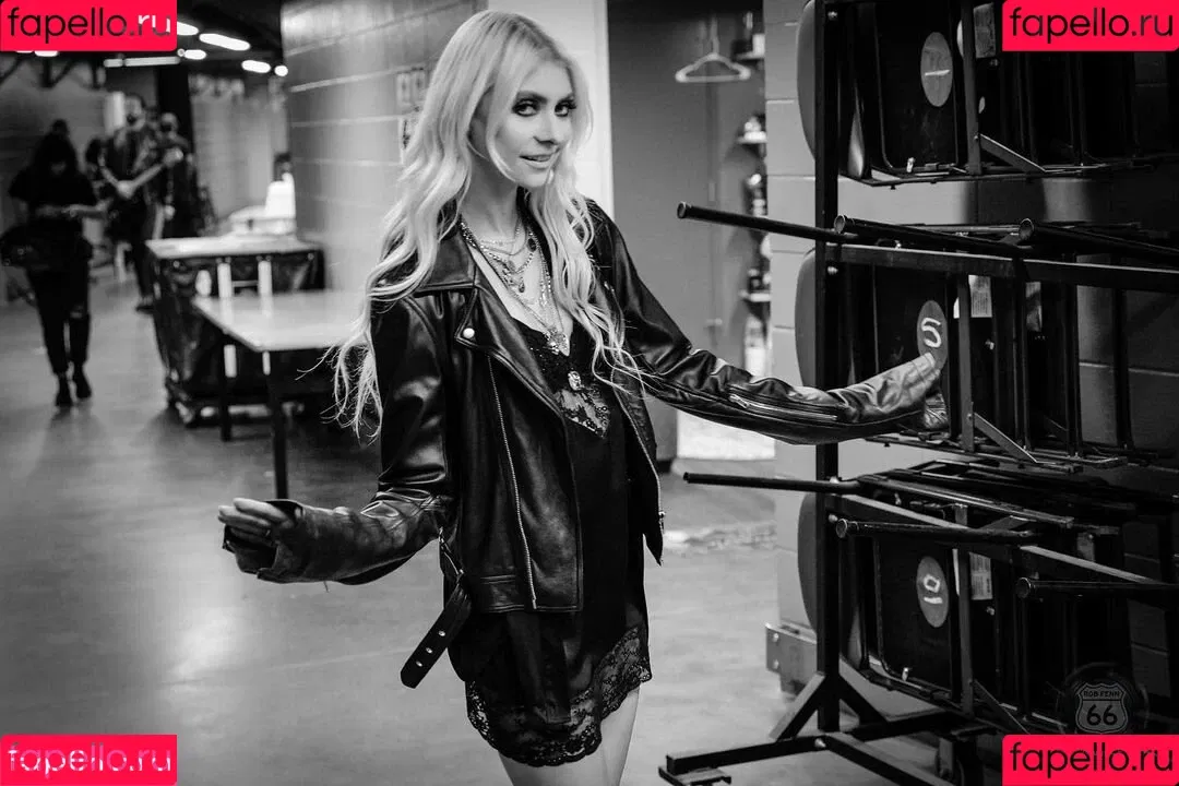Taylor Momsen Onlyfans Photo Gallery 