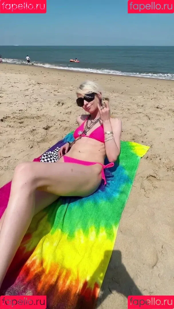 Taylor Momsen Onlyfans Photo Gallery 