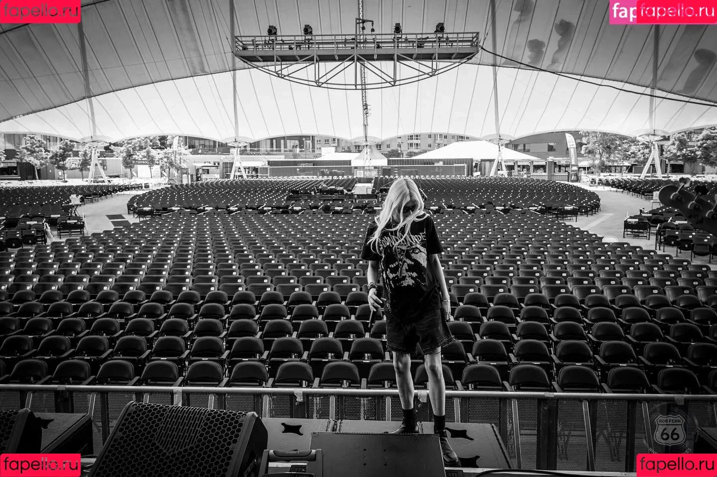 Taylor Momsen Onlyfans Photo Gallery 