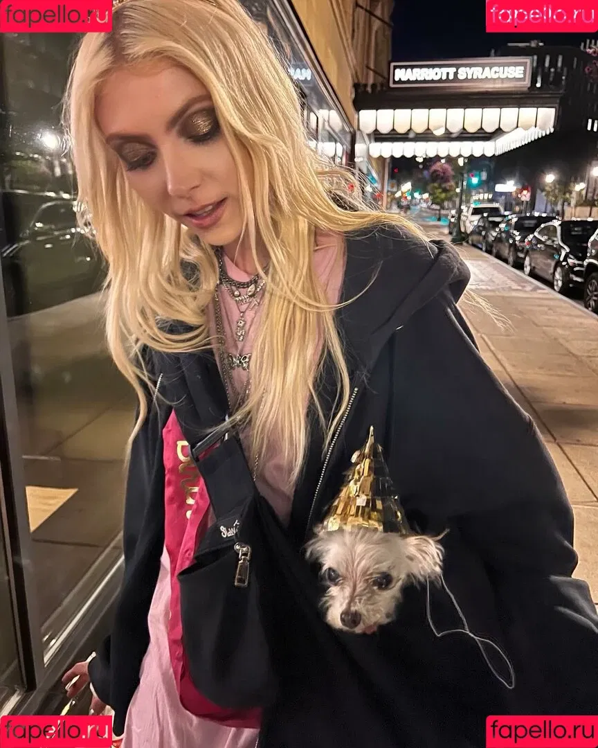Taylor Momsen Onlyfans Photo Gallery 