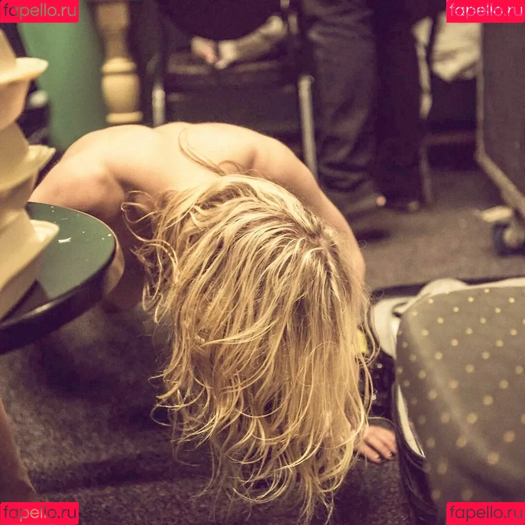 Taylor Momsen Onlyfans Photo Gallery 