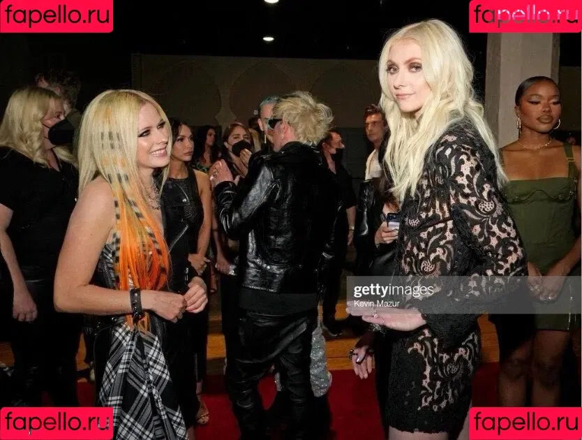 Taylor Momsen Onlyfans Photo Gallery 