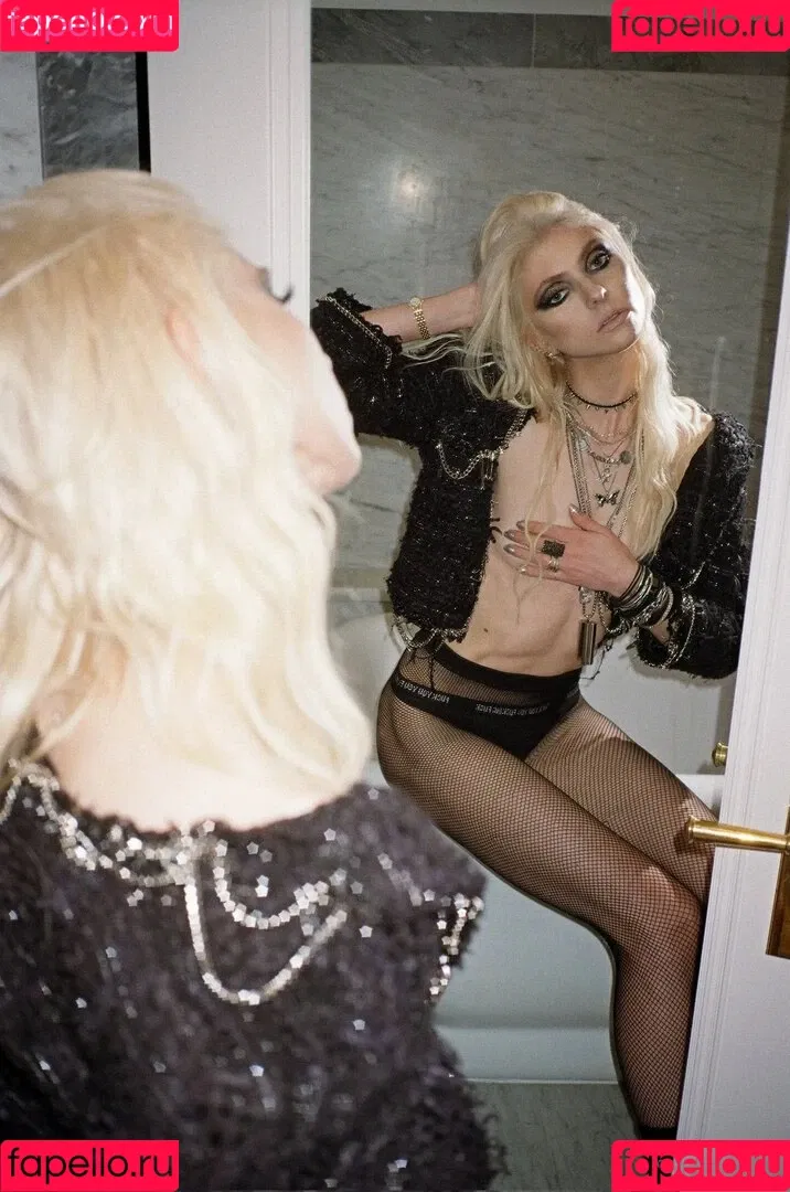 Taylor Momsen Onlyfans Photo Gallery 