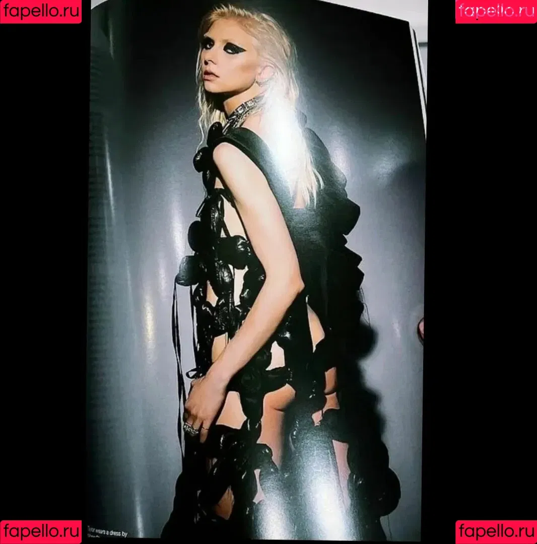 Taylor Momsen Onlyfans Photo Gallery 