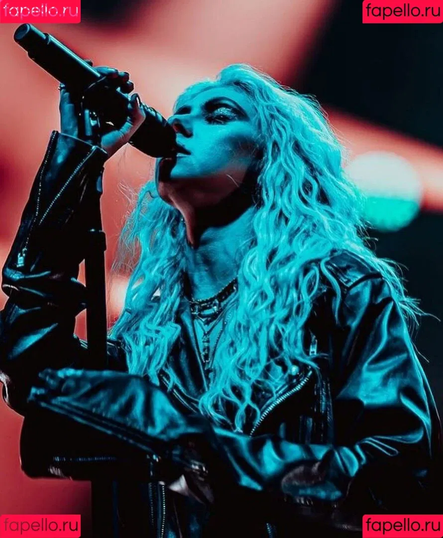 Taylor Momsen Onlyfans Photo Gallery 