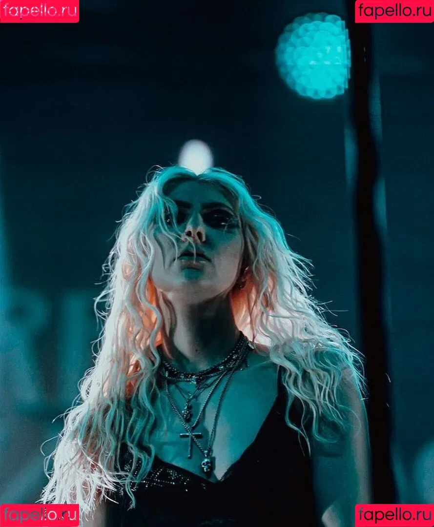 Taylor Momsen Onlyfans Photo Gallery 