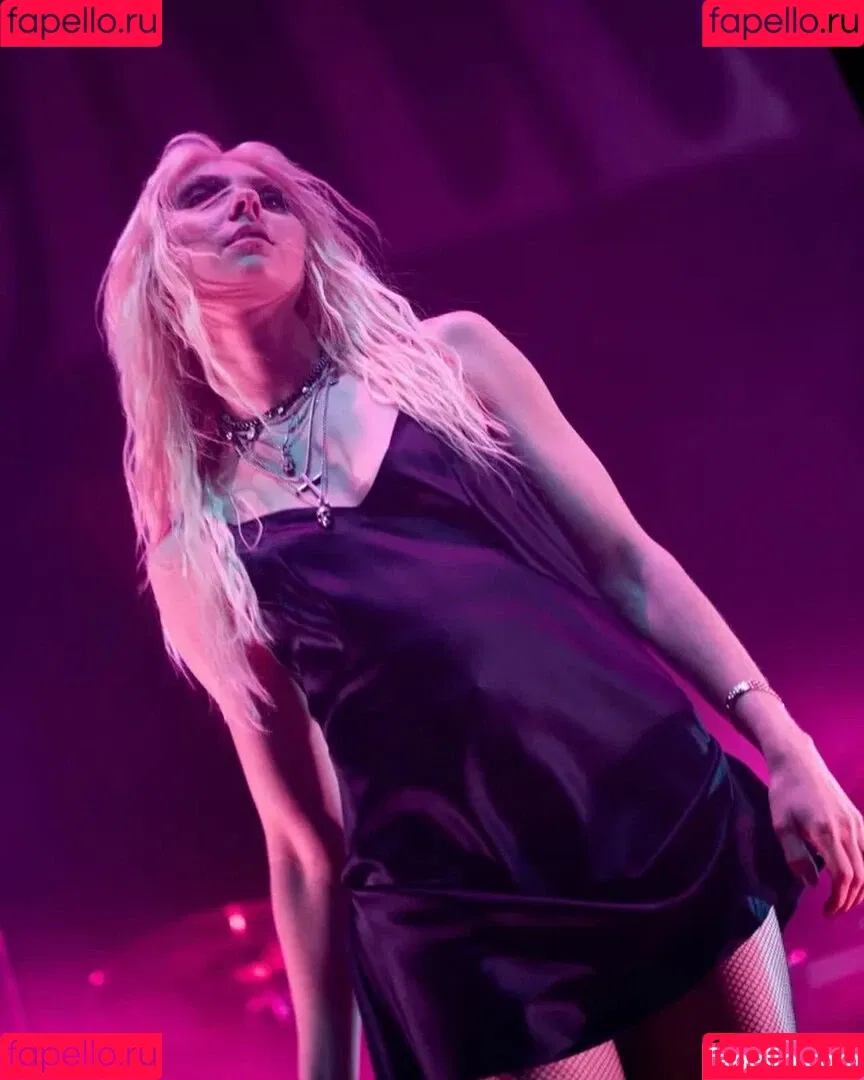 Taylor Momsen Onlyfans Photo Gallery 