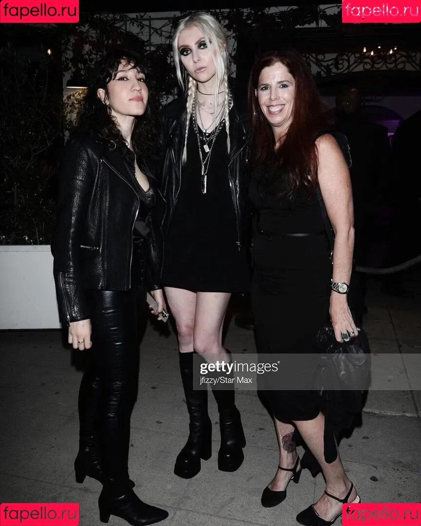 Taylor Momsen Onlyfans Photo Gallery 