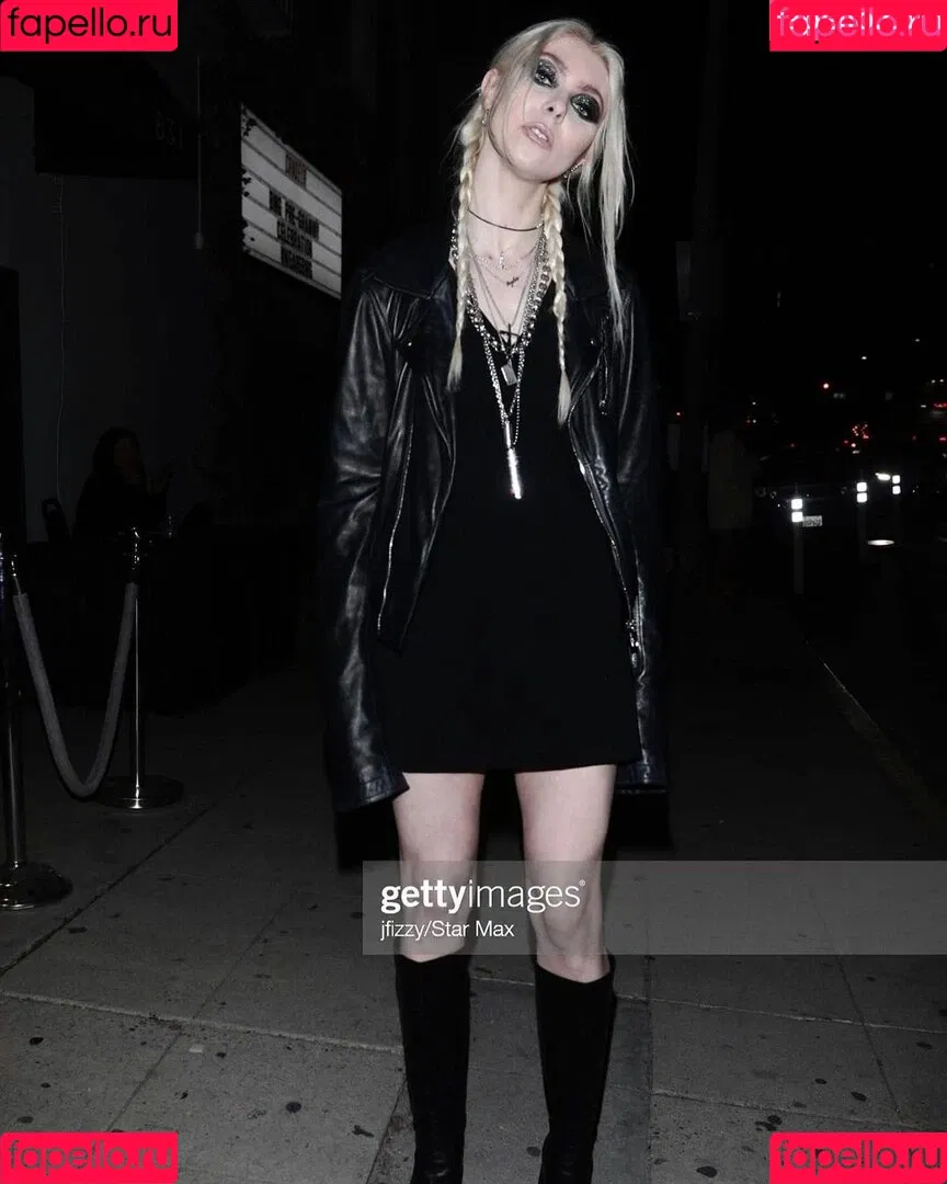 Taylor Momsen Onlyfans Photo Gallery 