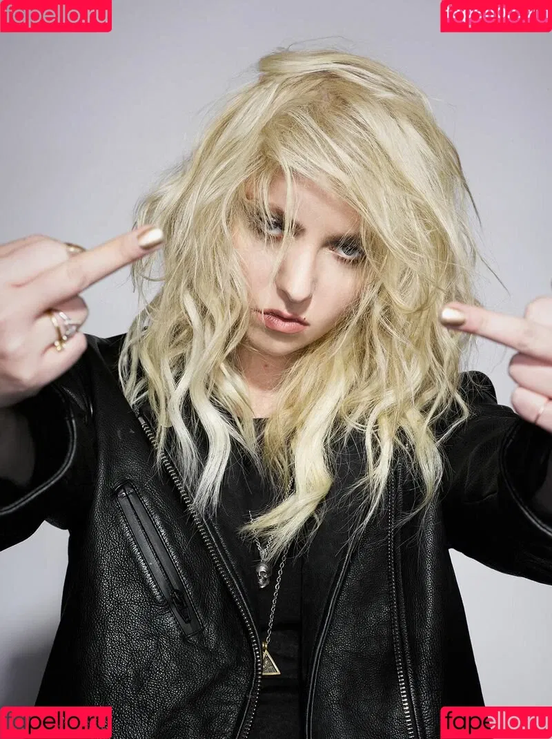 Taylor Momsen Onlyfans Photo Gallery 