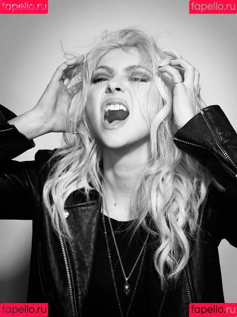 Taylor Momsen Onlyfans Photo Gallery 