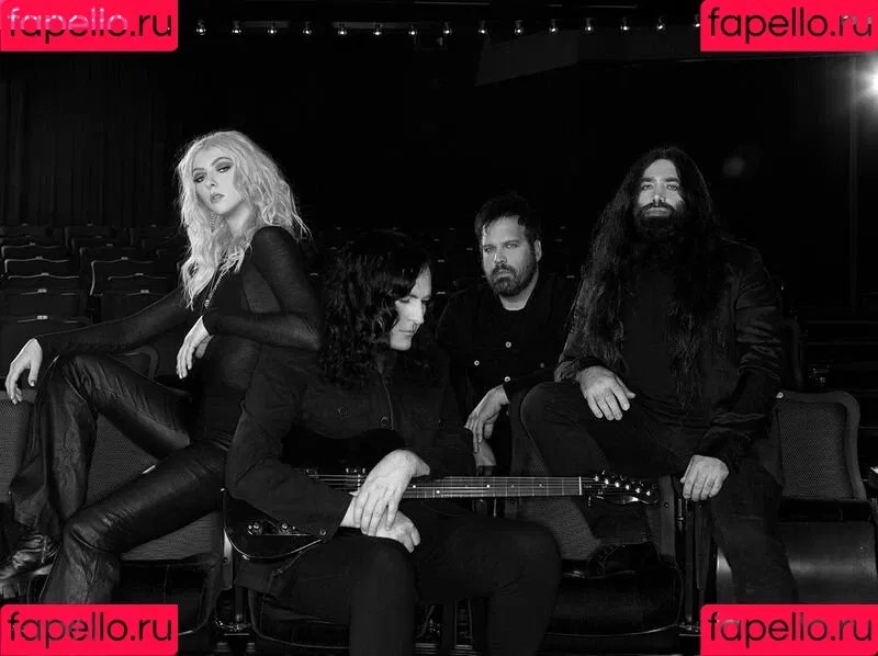 Taylor Momsen Onlyfans Photo Gallery 