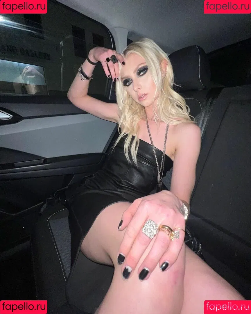 Taylor Momsen Onlyfans Photo Gallery 