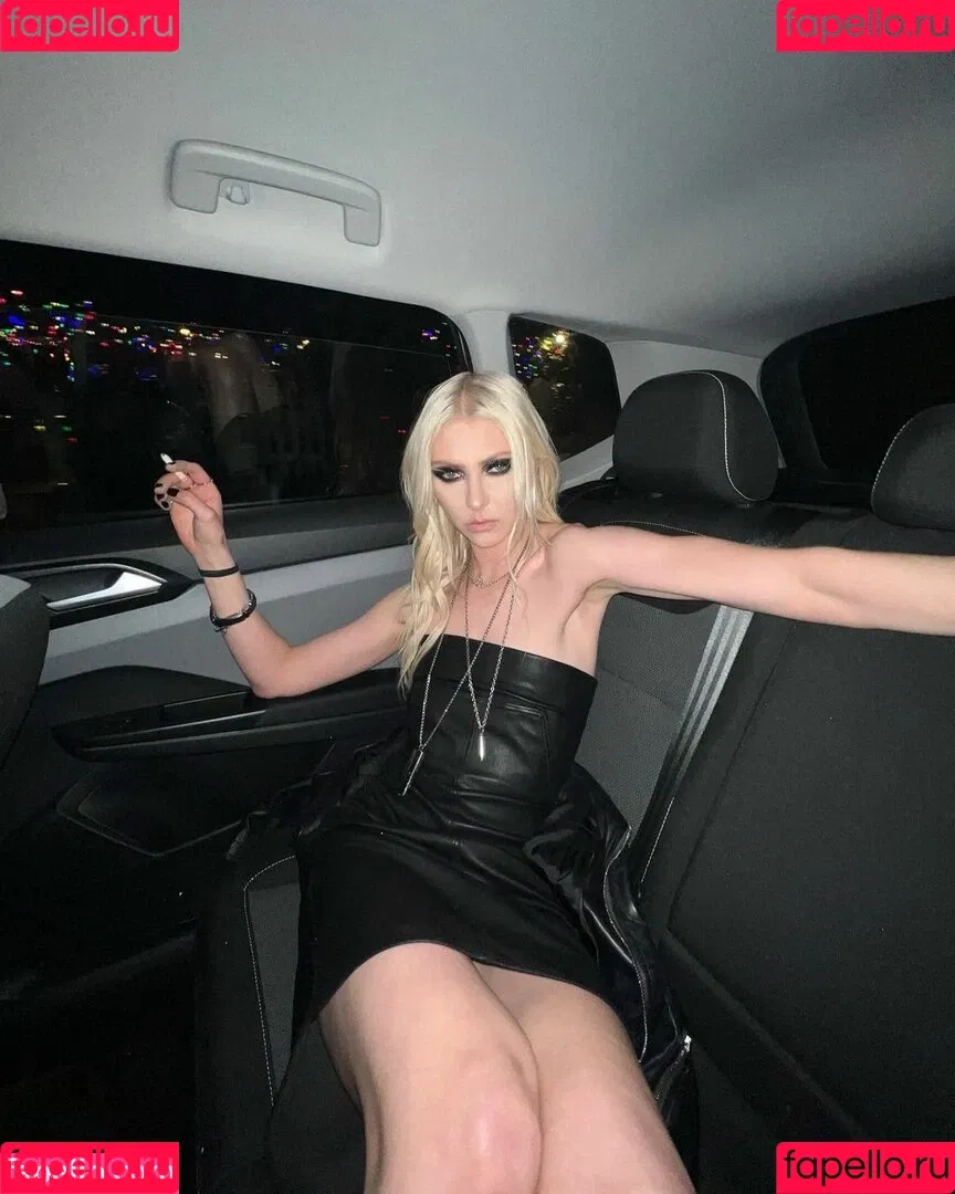 Taylor Momsen Onlyfans Photo Gallery 