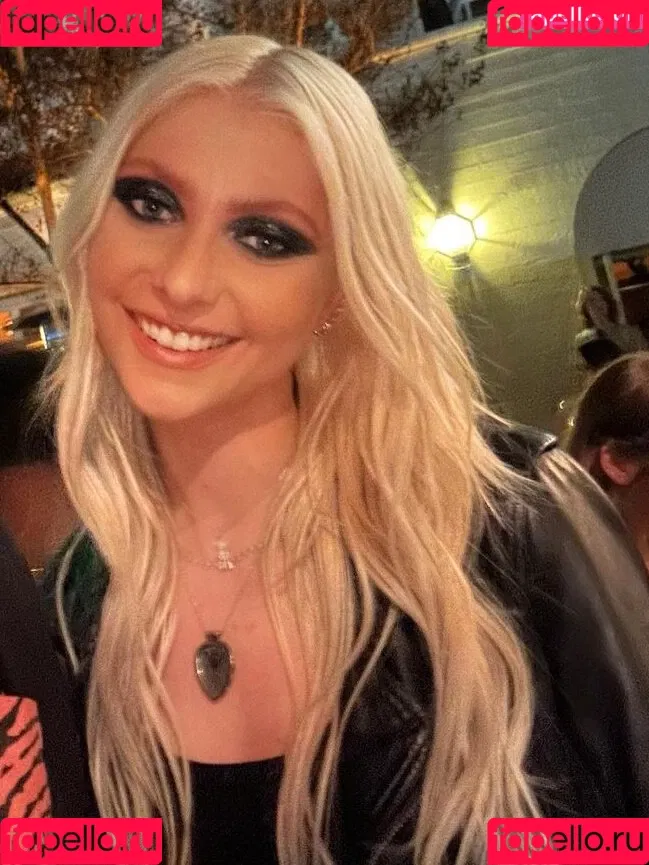 Taylor Momsen Onlyfans Photo Gallery 