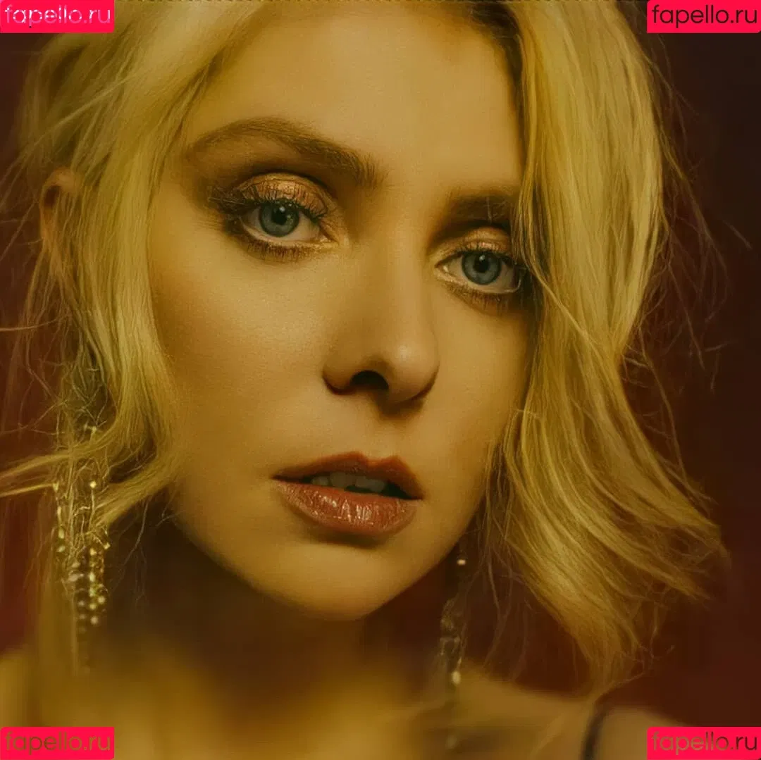 Taylor Momsen Onlyfans Photo Gallery 