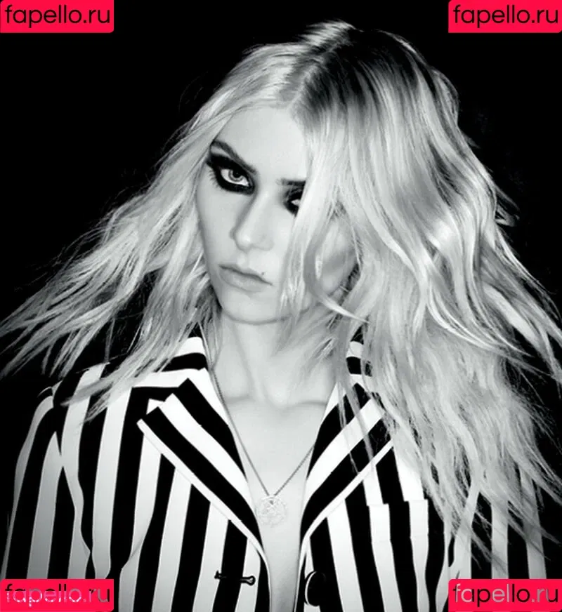 Taylor Momsen Onlyfans Photo Gallery 