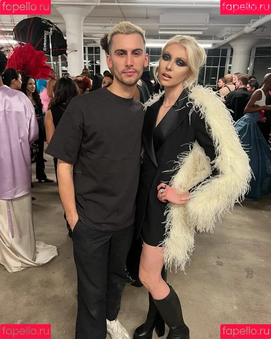 Taylor Momsen Onlyfans Photo Gallery 