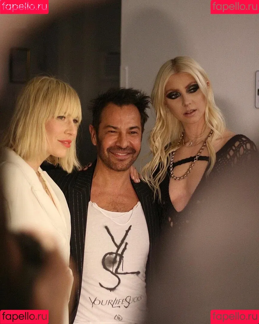 Taylor Momsen Onlyfans Photo Gallery 