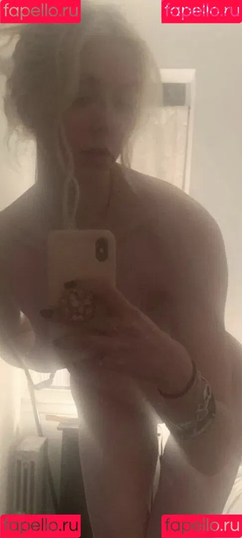 Taylor Momsen Onlyfans Photo Gallery 