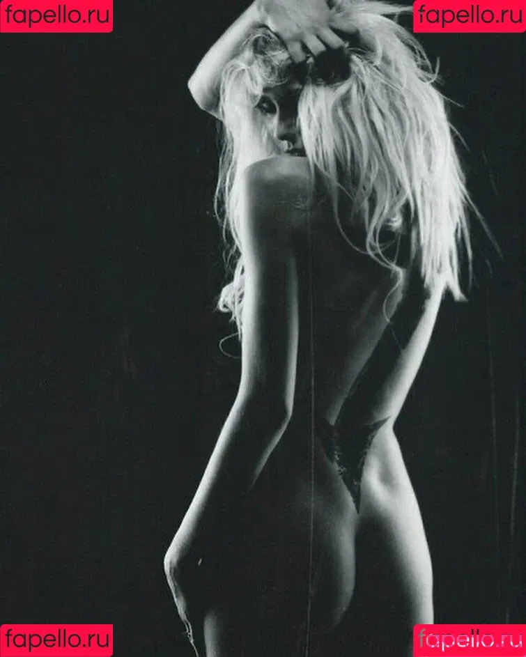 Taylor Momsen Onlyfans Photo Gallery 