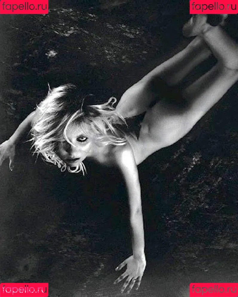 Taylor Momsen Onlyfans Photo Gallery 