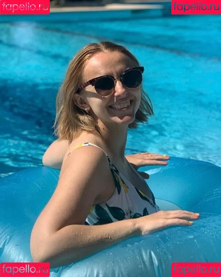 Hannah Witton Onlyfans Photo Gallery 