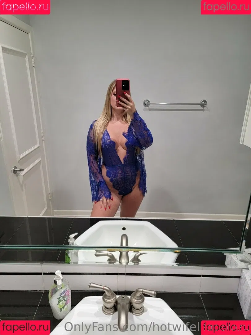 hotwifelexilovex Onlyfans Photo Gallery 