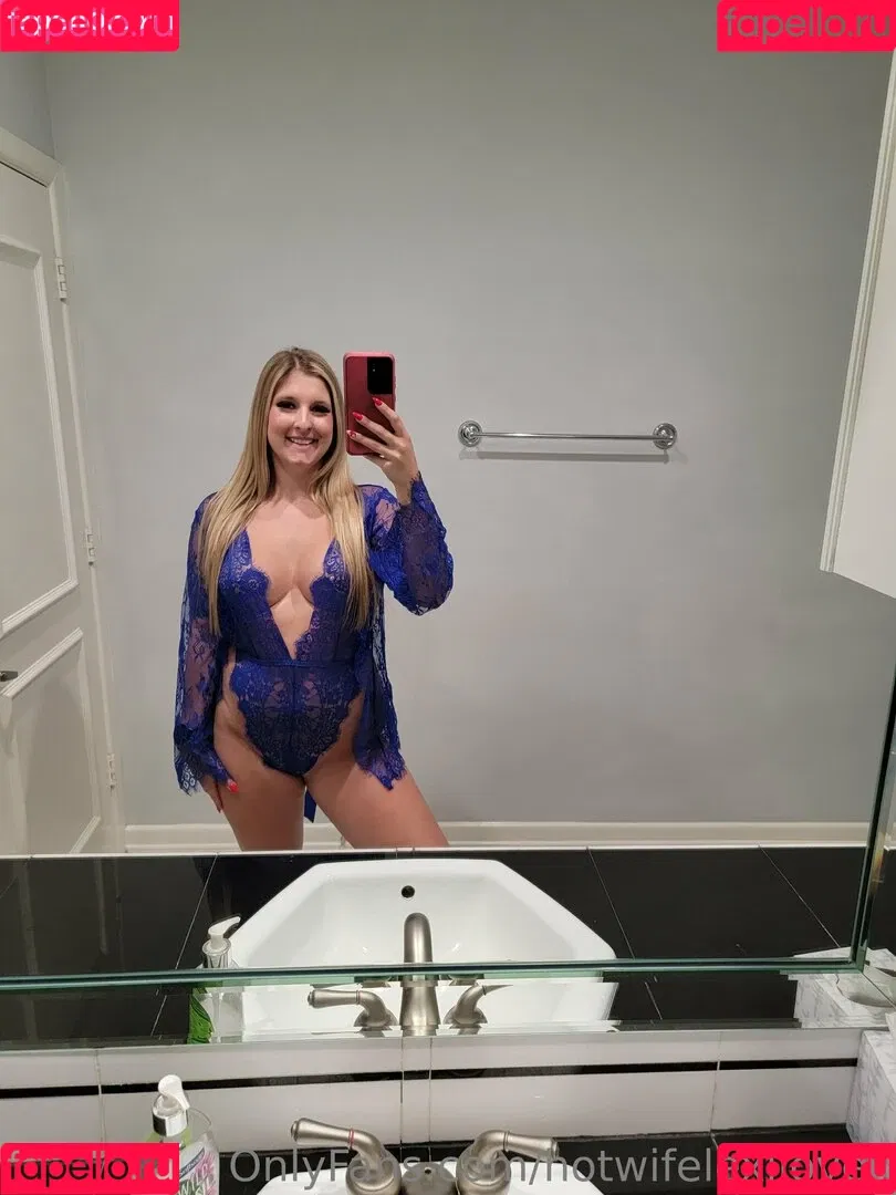 hotwifelexilovex Onlyfans Photo Gallery 