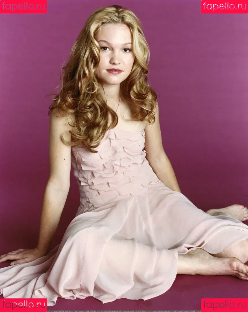 Julia Stiles Onlyfans Photo Gallery 