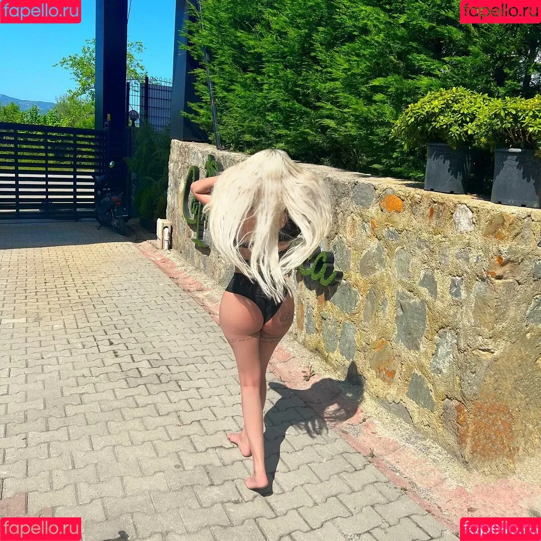 Merve Sanay Onlyfans Photo Gallery 