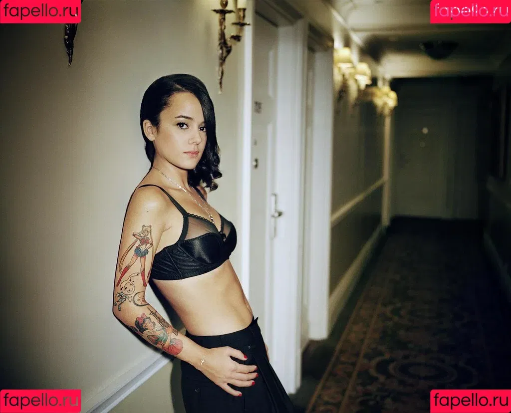 Alizee Onlyfans Photo Gallery 