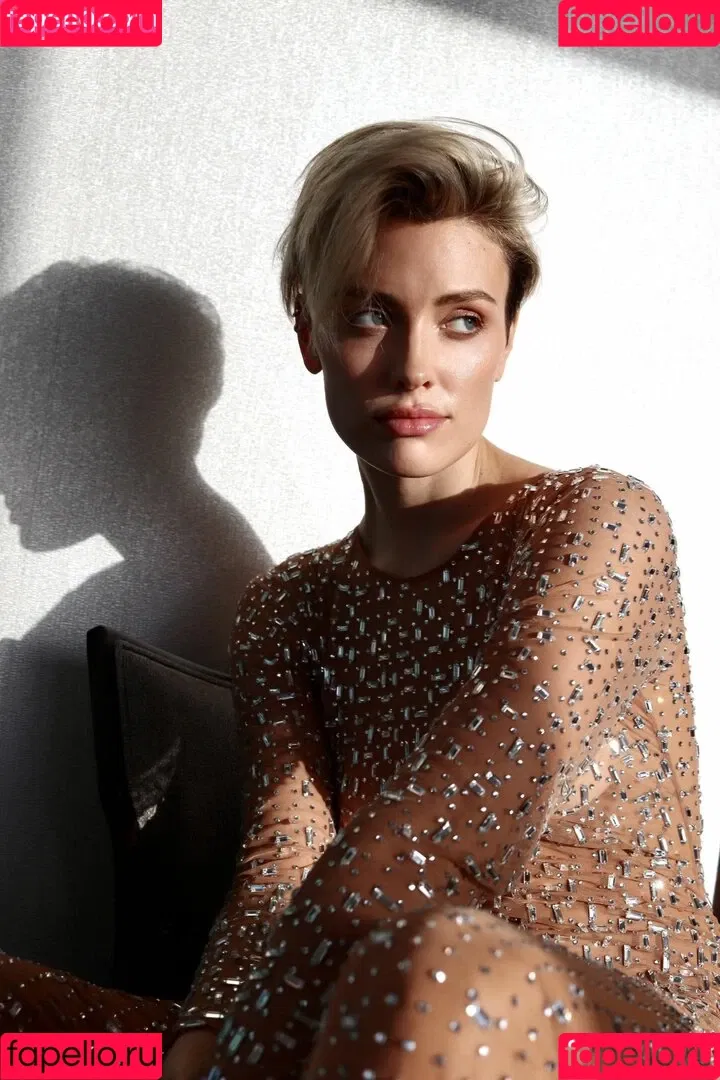 Wallis Day Onlyfans Photo Gallery 