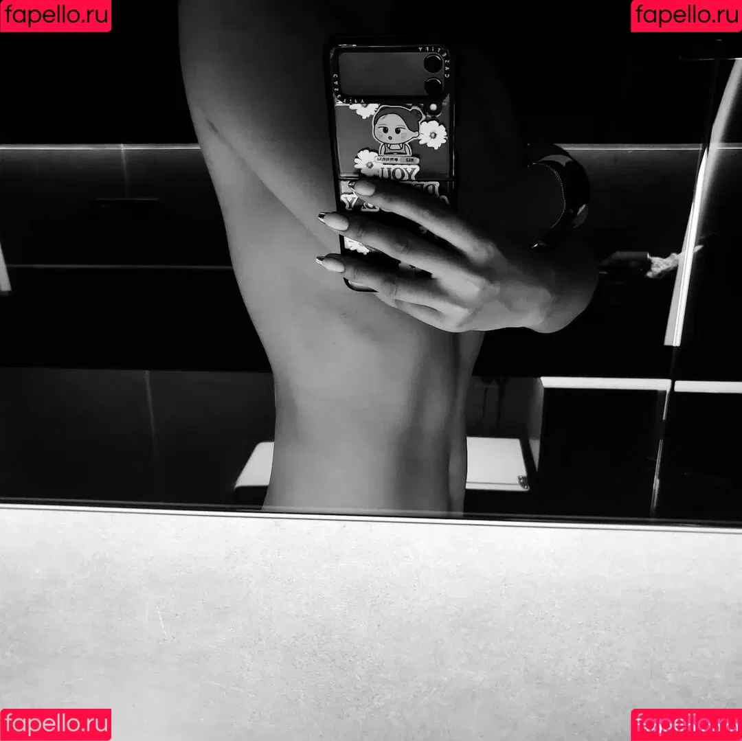 WomenK-pop Onlyfans Photo Gallery 