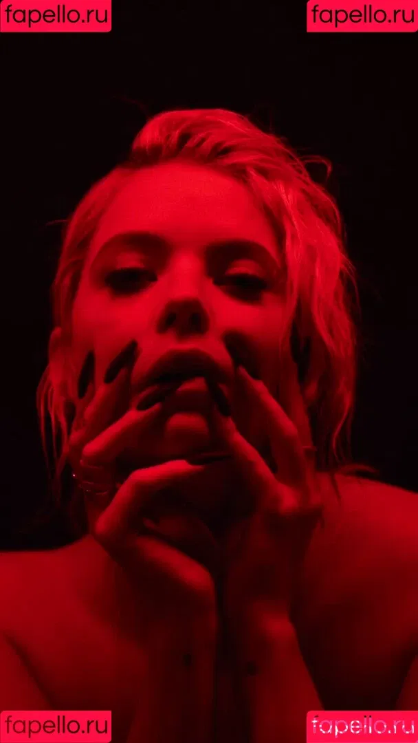 Ashley Benson Onlyfans Photo Gallery 