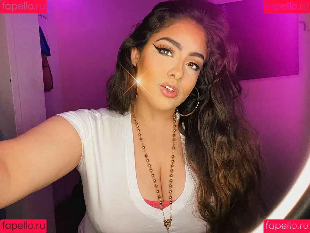 Esmeralda Quintero Onlyfans Photo Gallery 