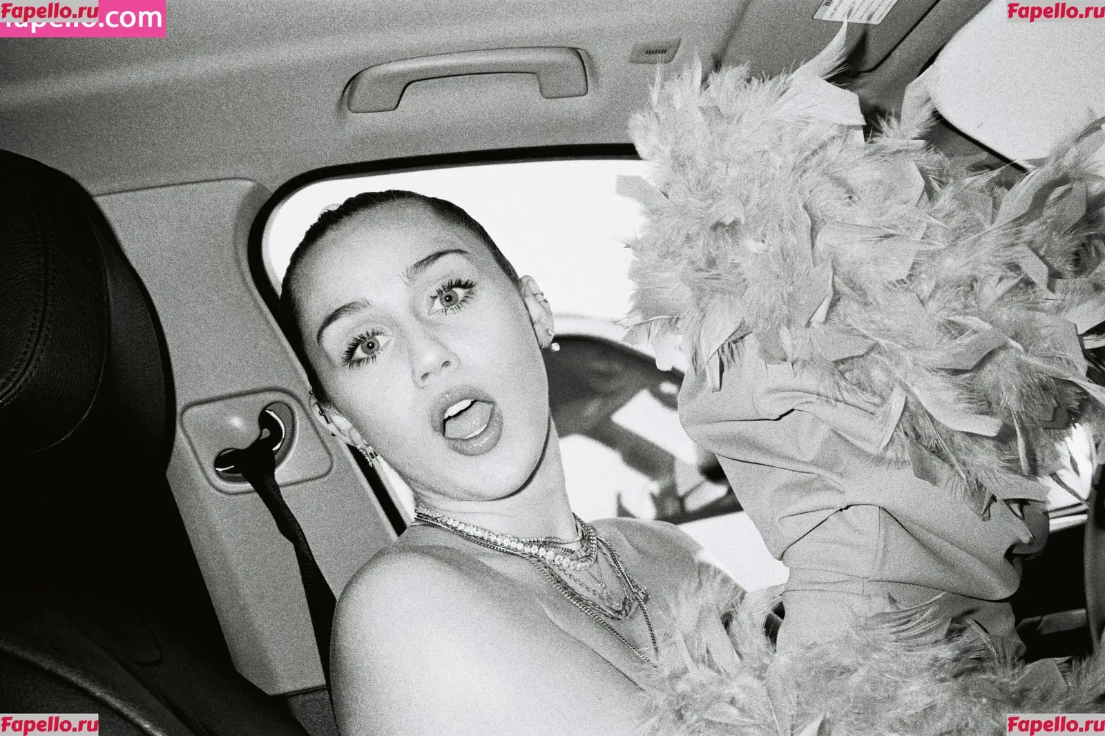 Miley Cyrus Onlyfans Photo Gallery 